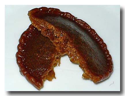 チュチュ　chu-chu 黒米粉の揚げパンケーキ　割った断面