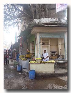 バラナシのマライヨ売るお店が集まる区画
