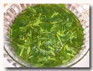 スプ・サユール・ヒジョウ　青菜のスープ