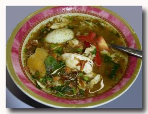 ソト・アヤム　鶏肉スープ