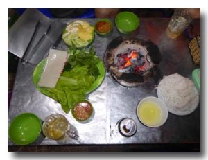 ベトナムの焼き肉セット　炭火焼き
