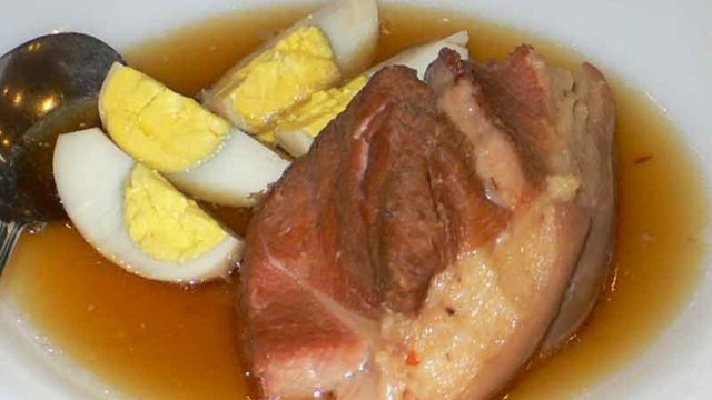 ティット・コー・ヌック・ドゥアthịt kho nước dừa [豚肉のココナッツジュース煮]