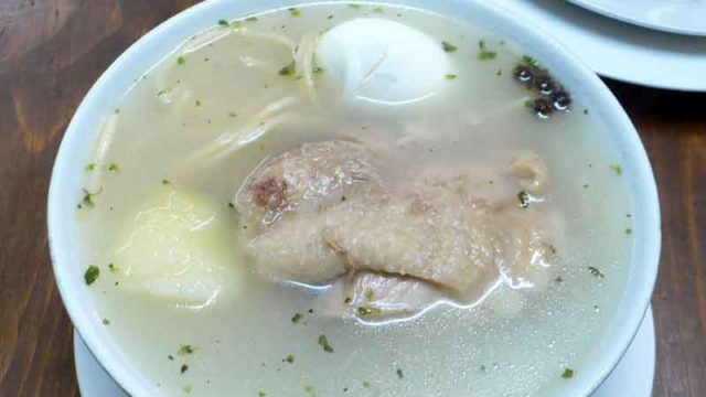 カルド・デ・ガジーナ caldo de gallina [鶏のスープ麺]