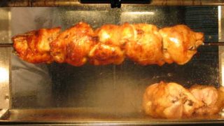 ピリチ・チェヴィルメスィ　鶏の回転焼き　ロースター