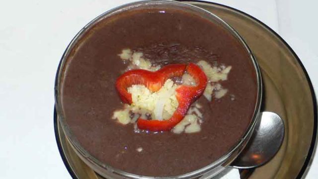 ソパ・デ・フリホレス sopa de frijoles [黒豆のスープ]