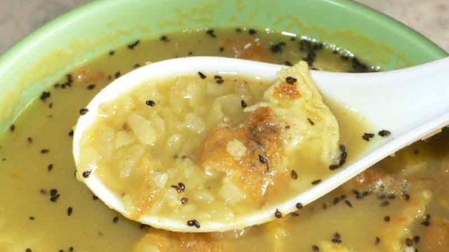クワティ　豆と干し飯のスープ