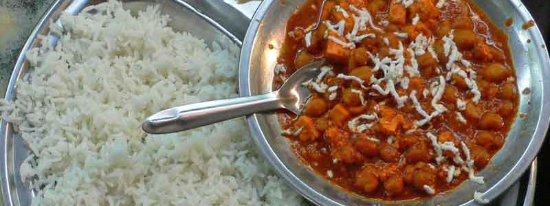 チョーラパニール 黒目豆とチーズののカレー
