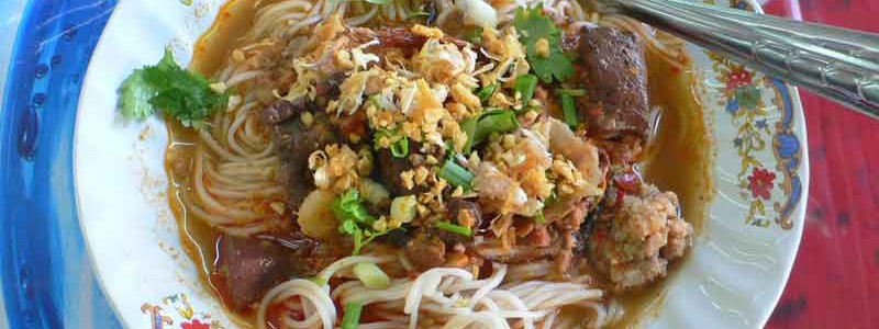 カノムチン・ナムギャオ タイ北部風スープ麺