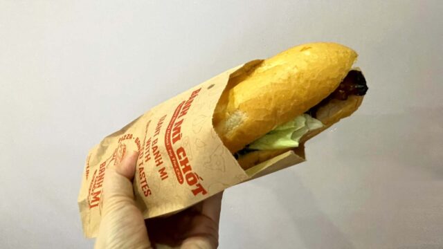 ハノイで買ったバインミーの写真